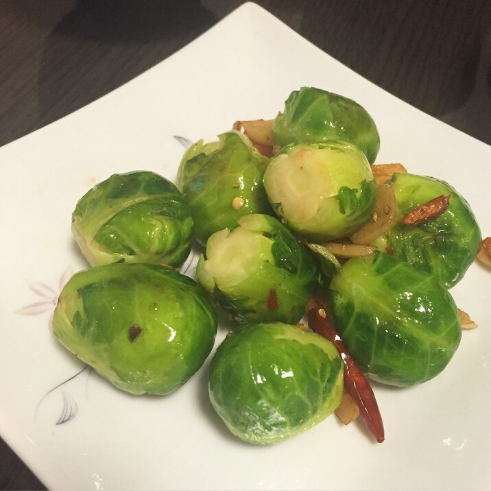 蒸し焼きで簡単に 芽キャベツのにんにく焼き レシピ 作り方 By Ericow 楽天レシピ